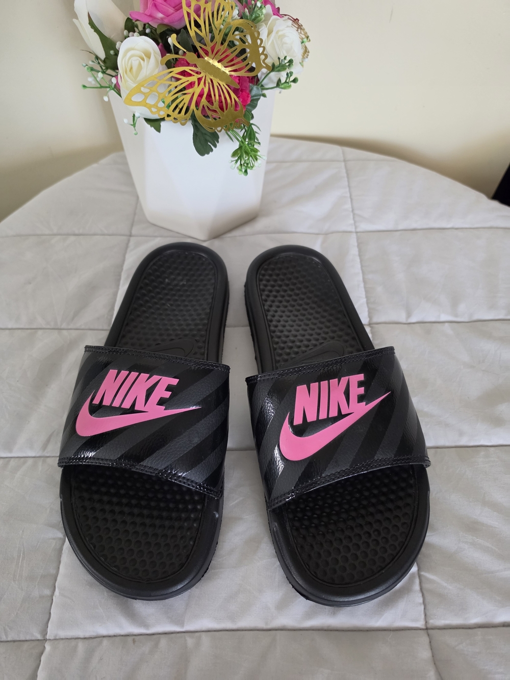 Nike Womens Black And Pink Slide Sandals Size 10